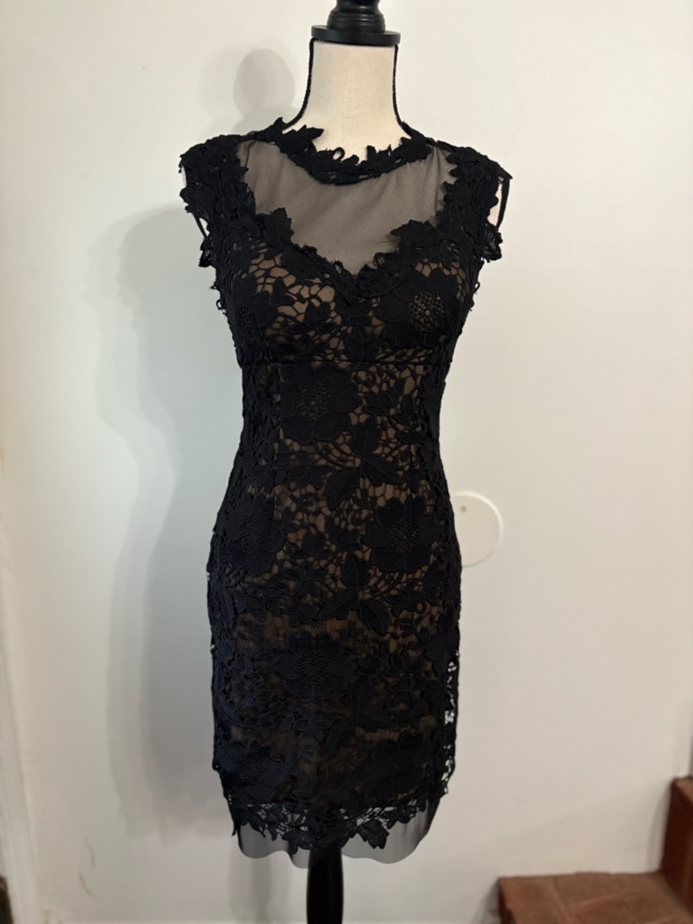 Vintage Caché Black Lace Cocktail Dress Two-Tone Nude Underlay SIZE 4 - Picture 2 of 6